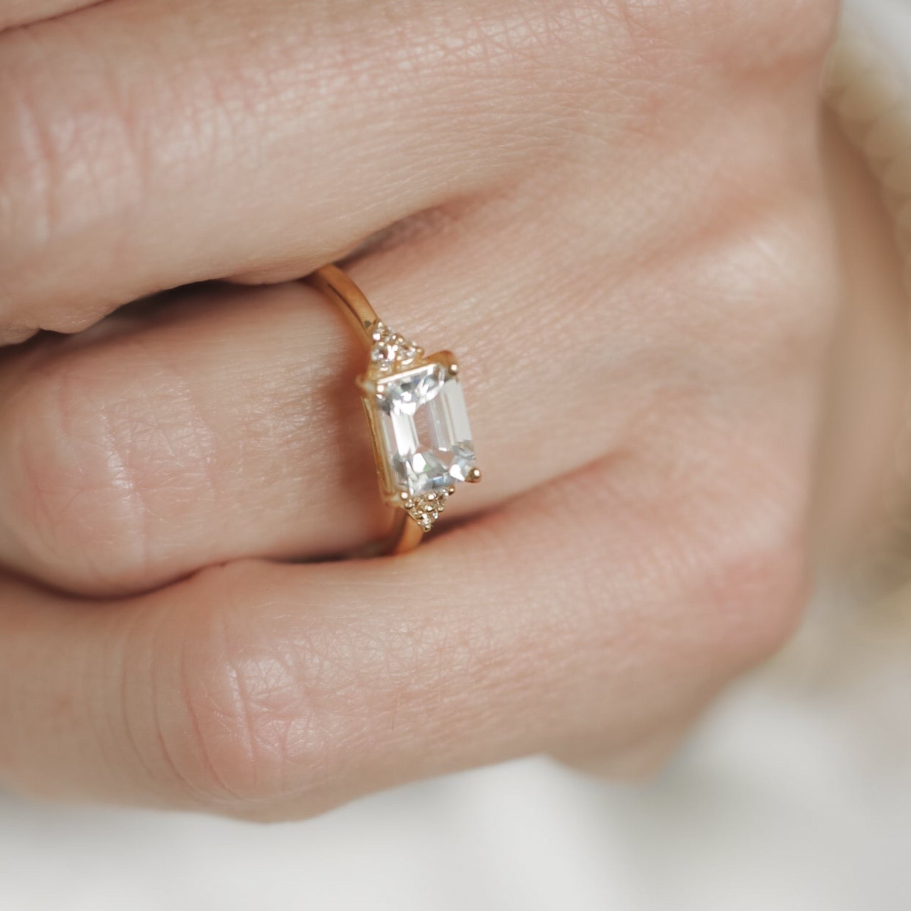 Lillya Petite Ring