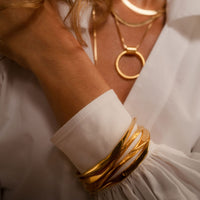 Valenica Wavy Bangle | Gold