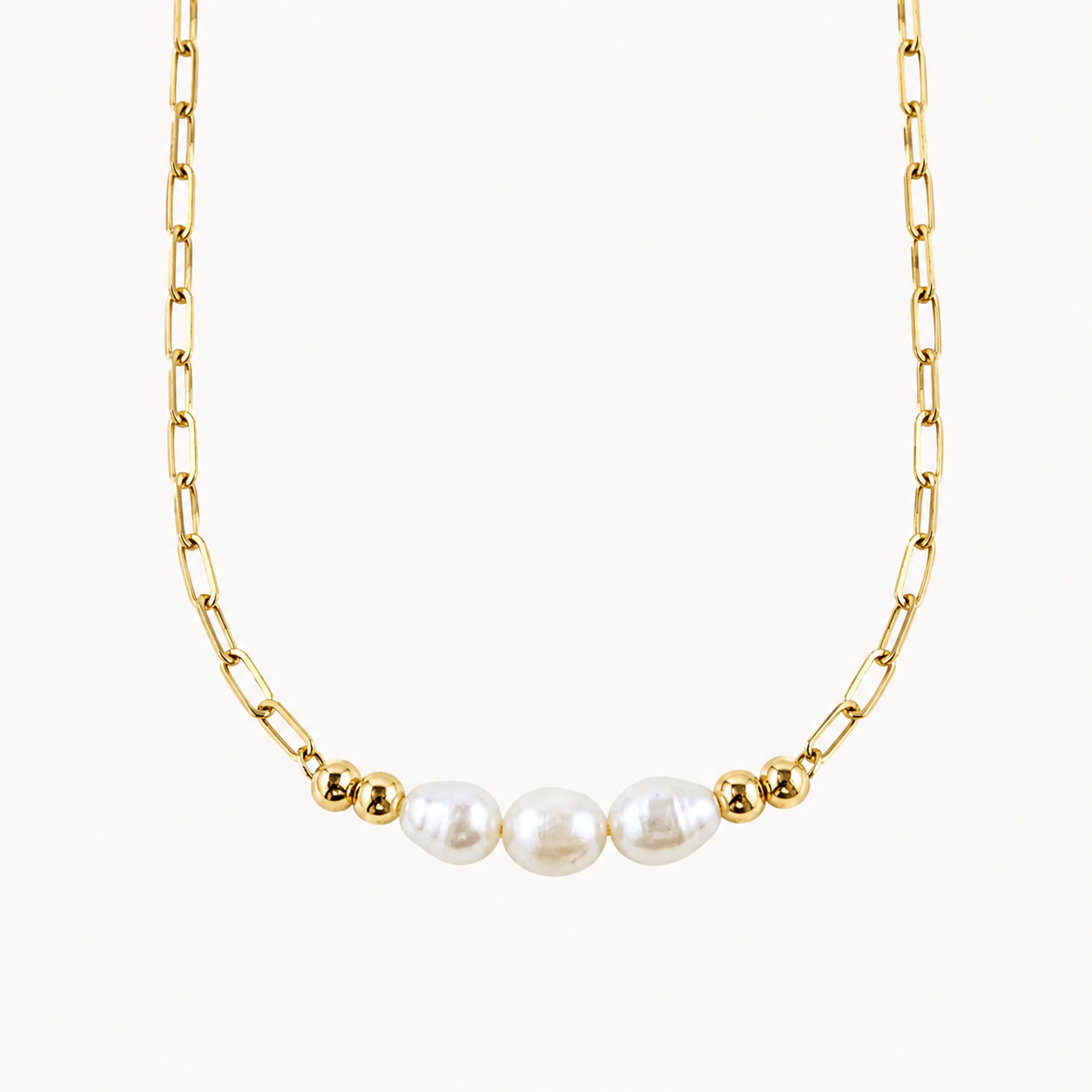 Chlöe Pearl Trio Necklace