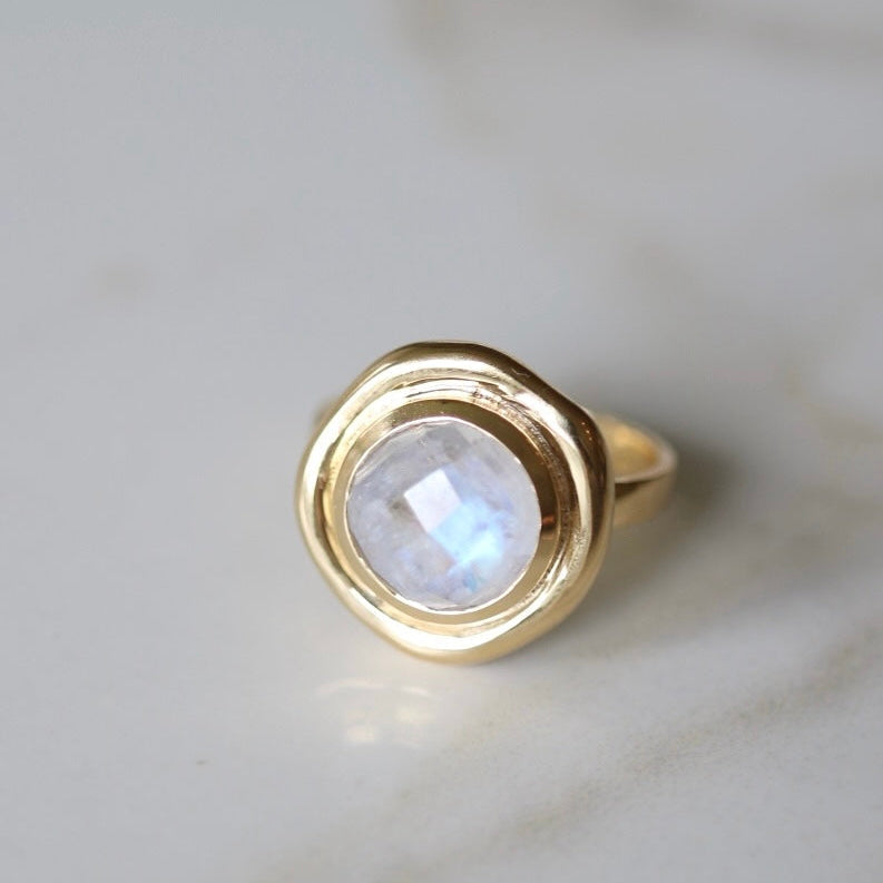 PETRA Ring - Moonstone