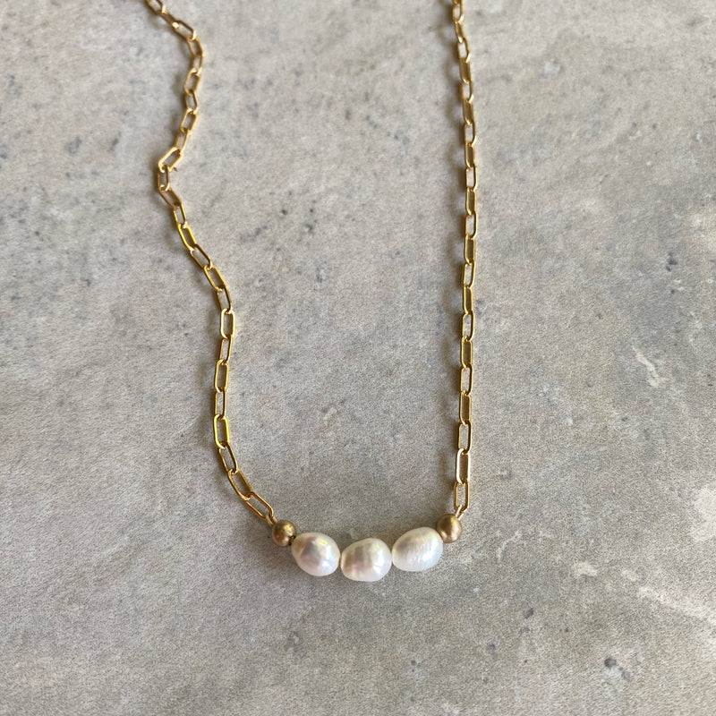 Chlöe Pearl Trio Necklace